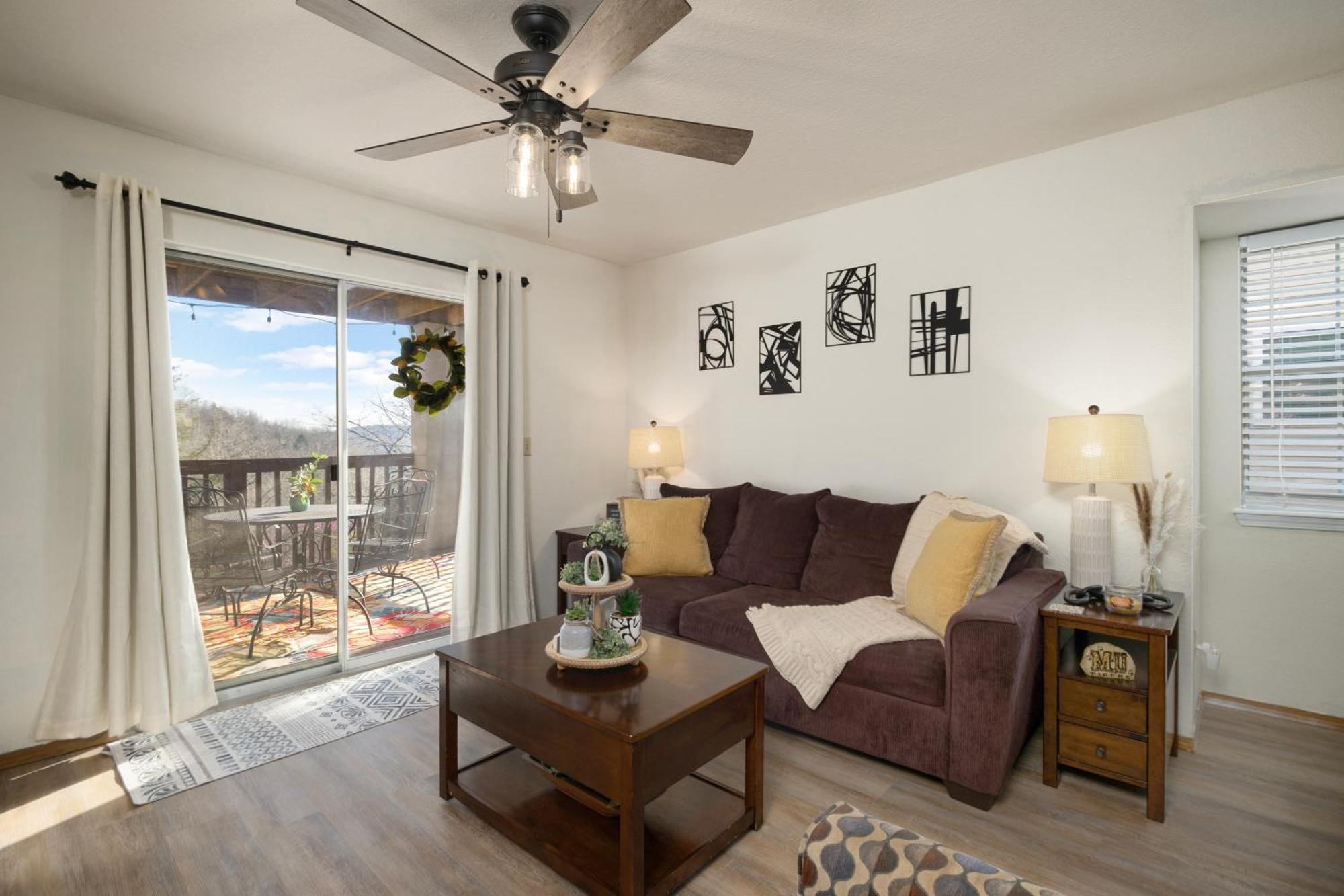 Walk-In, No Stairs Condo, Pets Welcome, 4 Mins To Silver Dollar City, 14 Mins To Ball Park Of America, Amazing Ozark Mountian Views Branson Exterior foto
